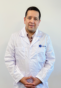Dr. Eduardo Chaparro